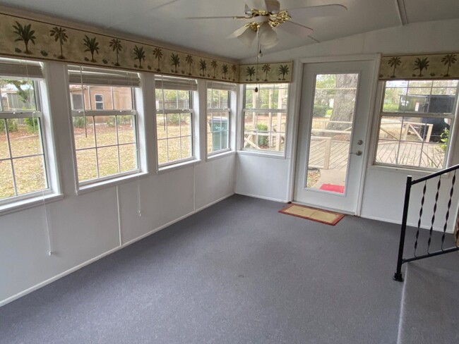 Foto del edificio - Beautiful 3 bedroom, 2 bath Brick Home on ...