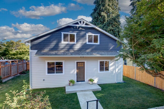 Building Photo - 10104 31st Ave SW