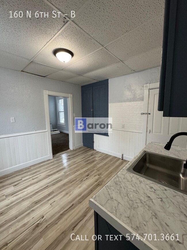 Building Photo - 160 N 6th St