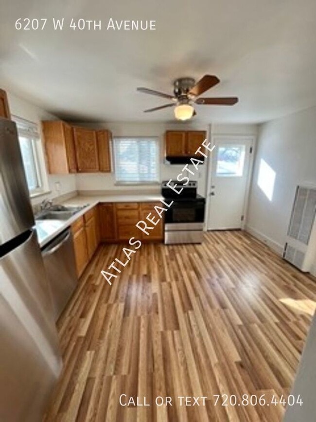 Building Photo - Newly Renovated 2 bedroom Unit!!!