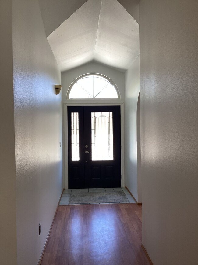 Foto del edificio - Spacious Lake Stevens Rambler with A/C