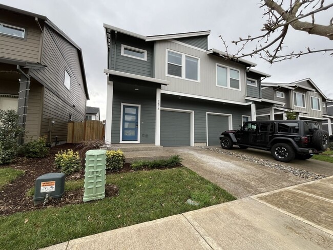 Foto del edificio - Modern 2022-Built 3-Bedroom Home with Open Layout, Entertainer’s Kitchen. Near Parks & Playgrounds