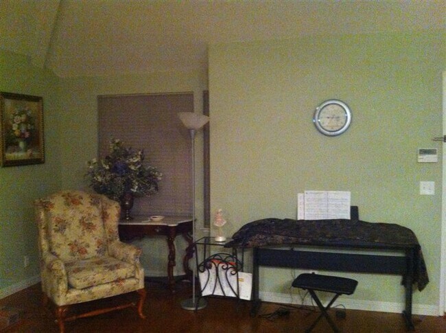 Foto del edificio - 3 br, 2 bath House - Alexander Way