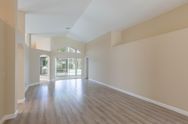 Foto del edificio - 1640 Oak Berry Cir