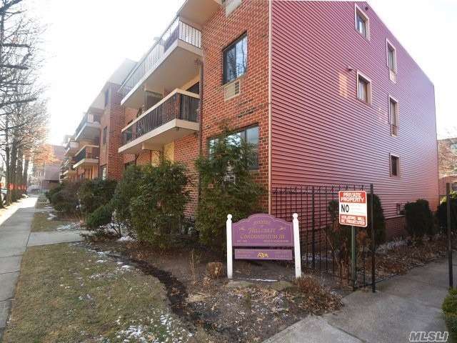 Primary Photo - 71-30 162nd St