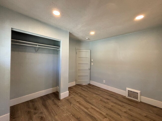 Foto del edificio - 428 N 10th Ave