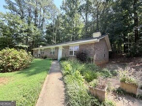 Building Photo - 1063 Kings Mill Run N