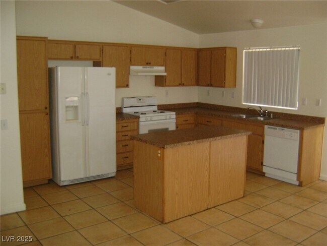 Foto del edificio - 830 Padre Field Ct