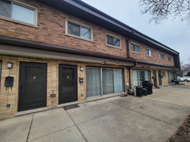 Foto del edificio - 482 Duane Terrace