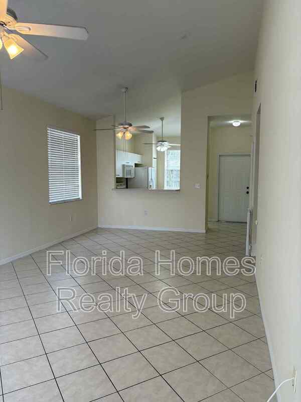 Building Photo - 3629 Pine Oak Cir