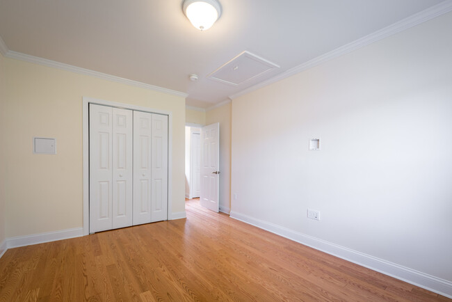 Building Photo - 112 Independence Dr