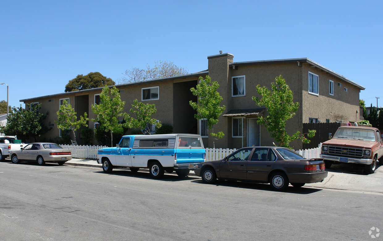 Primary Photo - Sycamore Apartments