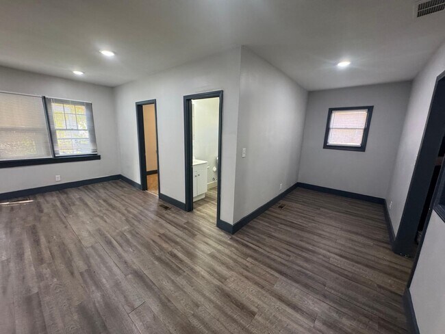 Foto del edificio - 19234-19235 Five Pts St