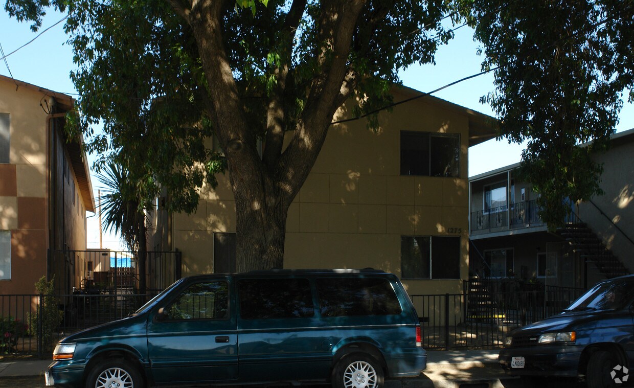 Building Photo - 1275 Plum St