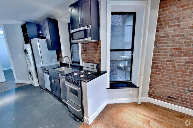 Building Photo - 171 E 102nd St