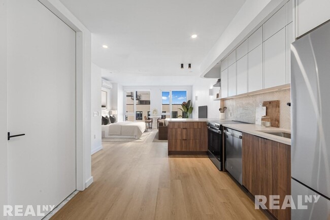 Building Photo - 953 Dean St