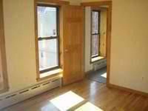 Building Photo - 520 9th Ave