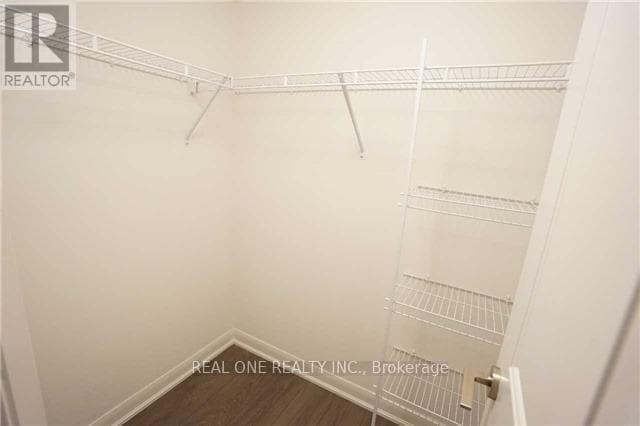 Building Photo - 5162 Yonge St