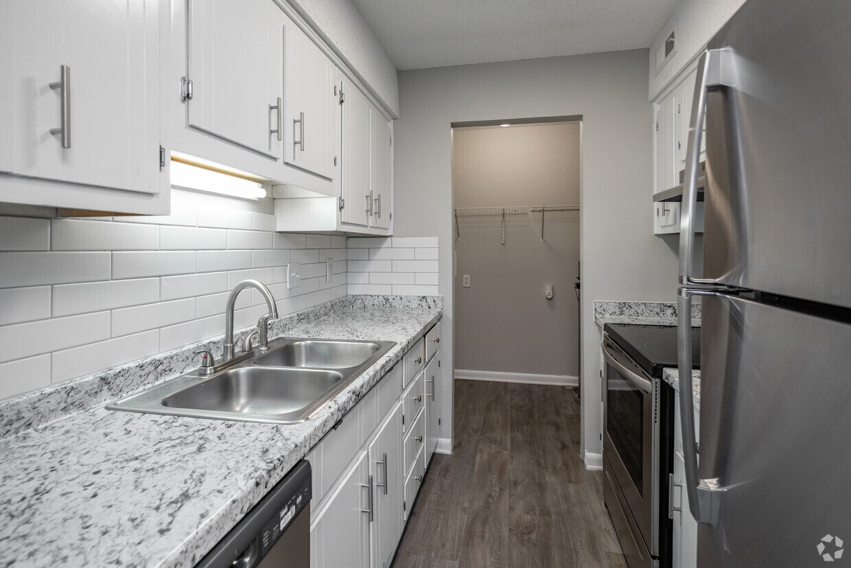 Northwoods Apartments 126 W Concord Dr Clarksville, TN