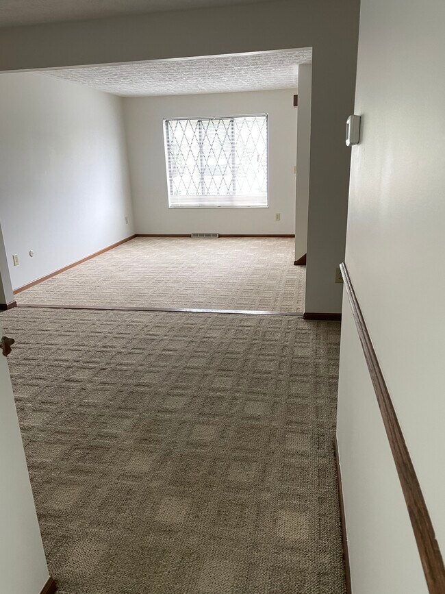 5963 Pine Rise Ct, Columbus, OH 43231 House Rental in Columbus, OH