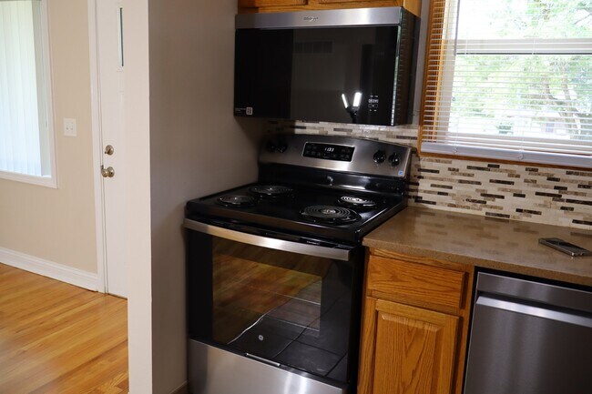 Foto del edificio - 3327 SE 4th Ct
