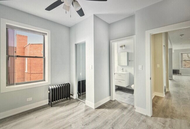 Building Photo - 1321 W Birchwood Ave