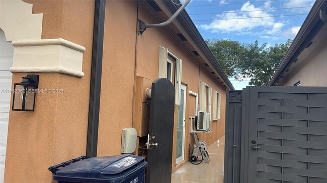 Foto del edificio - 14925 SW 26th Terrace