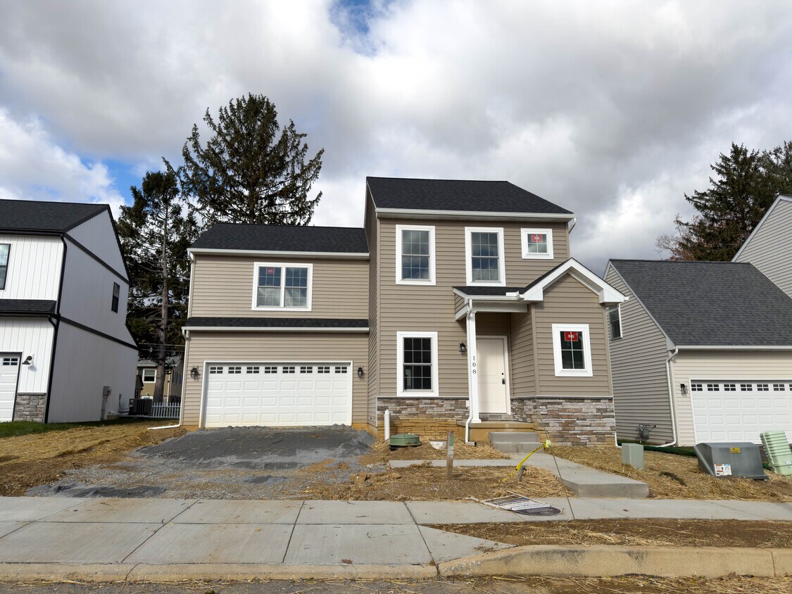 Primary Photo - 108 Meadows Bnd