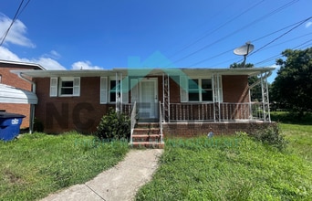 Building Photo - 1663 E 23rd St