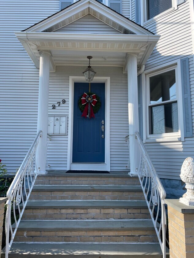 Building Photo - 279 Shaw St