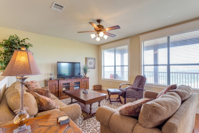 Foto del edificio - 17932 Edgewood Way