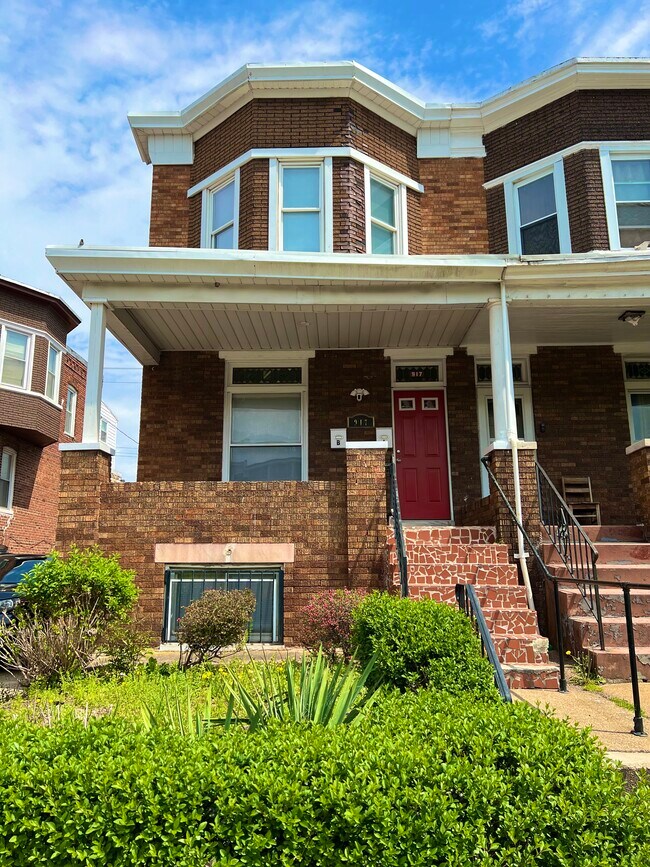 Building Photo - 917 N Bentalou St