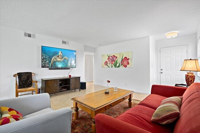 Foto del edificio - 12660 Shoreline Dr