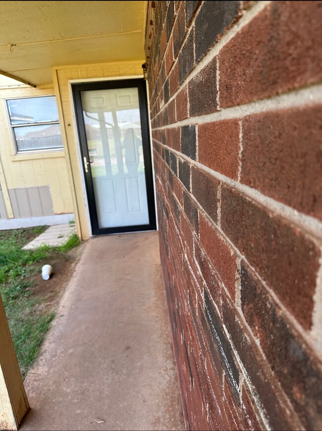 Building Photo - 106 Brookview Dr