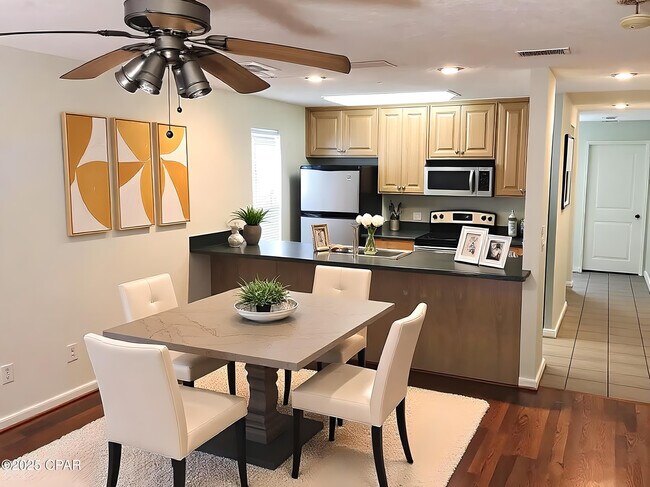 Foto del edificio - 728 Mulberry Ave