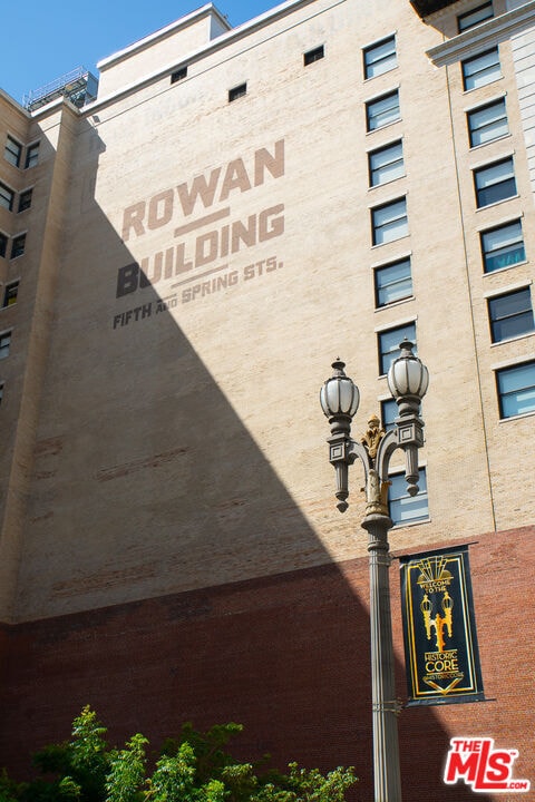 Foto del edificio - 460 S Spring St