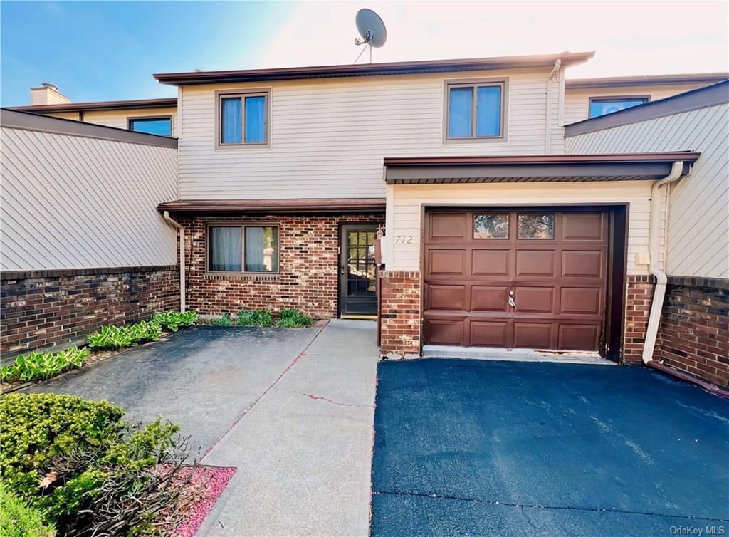 712 Hewitt Ln, New Windsor, NY 12553 Condo for Rent in New Windsor