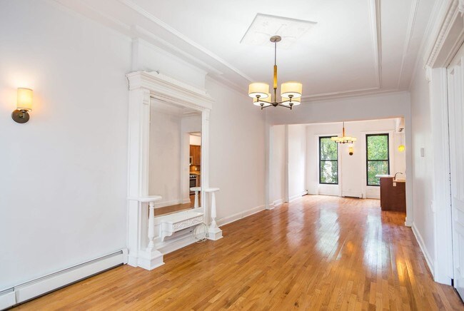 Building Photo - 803 Putnam Avenue