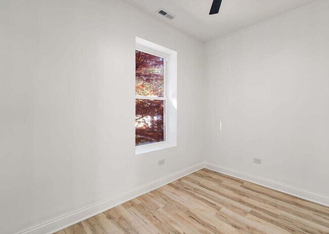 Foto del edificio - 7337 S Green St