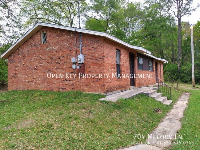 Foto del edificio - 704 Melody Ln