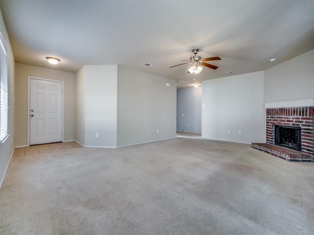 Foto del edificio - 76 Daisy Dr