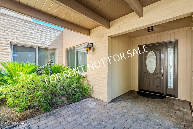 Building Photo - 5084 N Camino Del Lazo