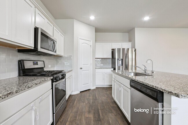 Foto del edificio - 2920 Maryanne Ln