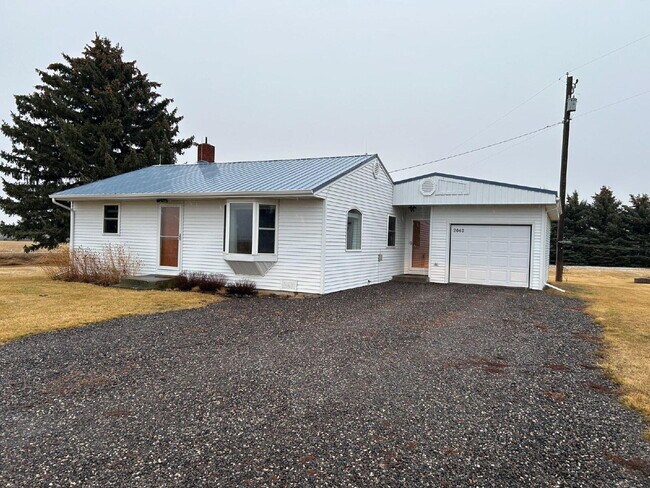 Foto del edificio - 2 Bed / 1 Bath Home on Farm Acreage – All Utilities Included!