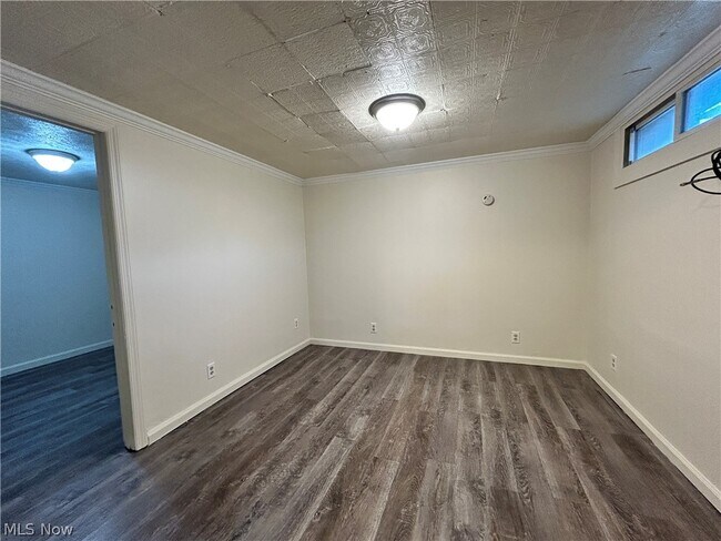 Building Photo - 106 Columbus Way