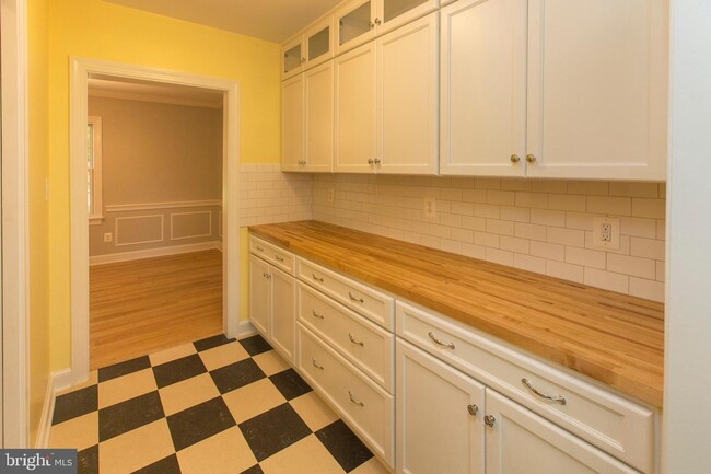 Building Photo - 6435 Overlook Dr