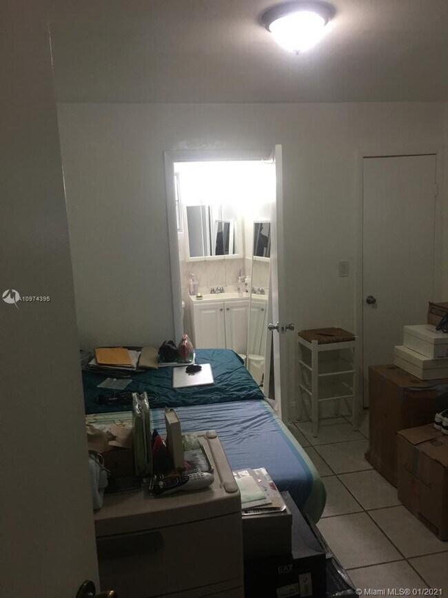 Building Photo - 4760 N Miami Ave