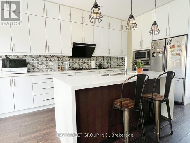 Building Photo - 16 Enfield Ave