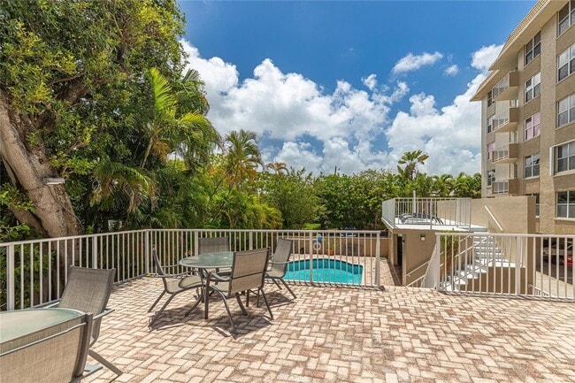 Foto del edificio - 1050 SE 15th St