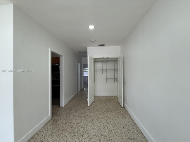 Building Photo - 155 SW 71st Ave